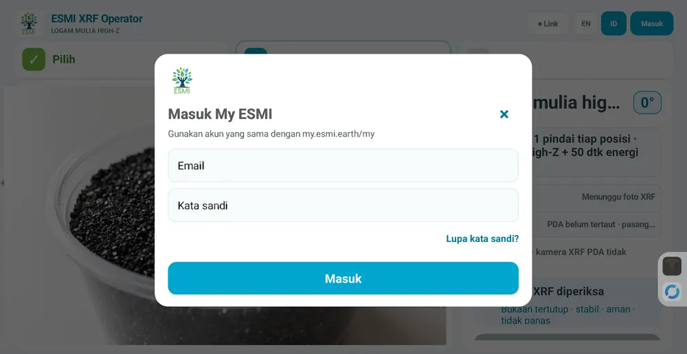 Masuk. Akun My ESMI yang sama, di tablet lapangan.